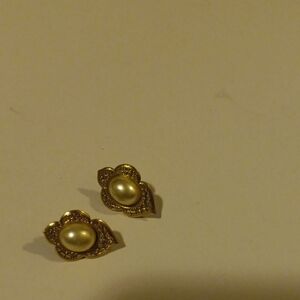Elegant Gold and Pearl Earrings Vintage